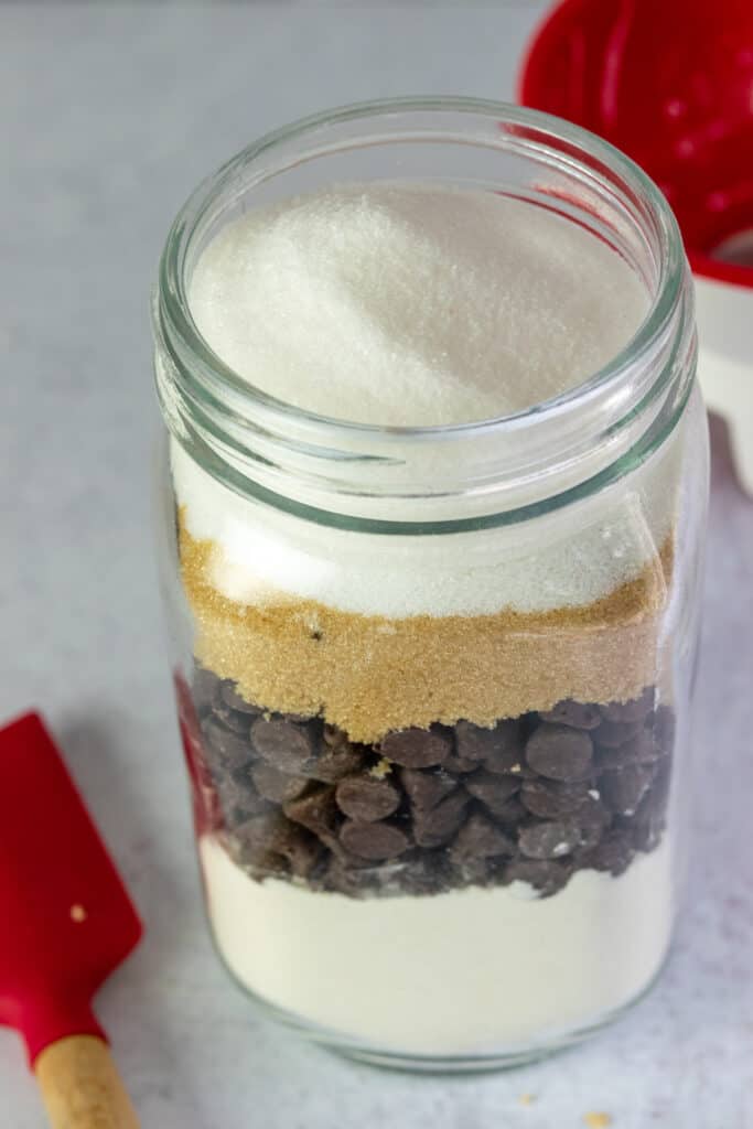 Chocolate chip cookie mix in a jar (with printable label) - Del's