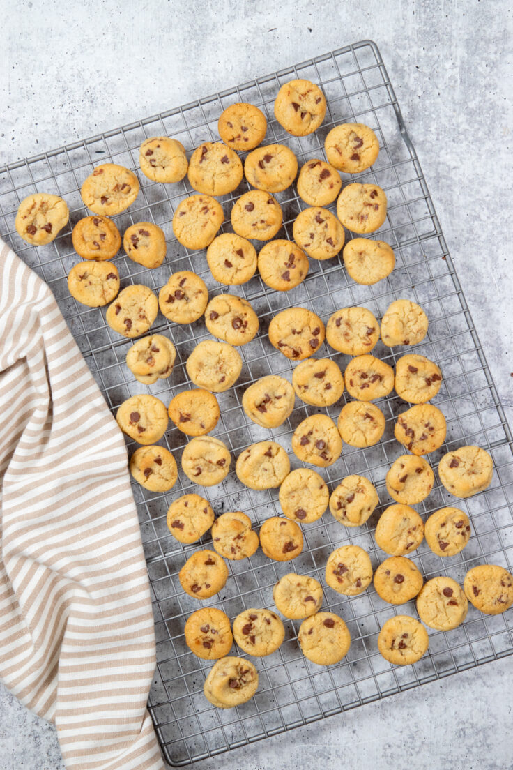 Mini cookies on a cooling rack.